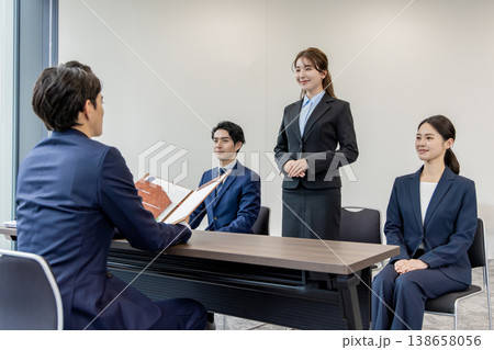 中途採用 キャリア エリート 面接イメージ 中途採用 キャリア エリート 面接イメージ 138658056