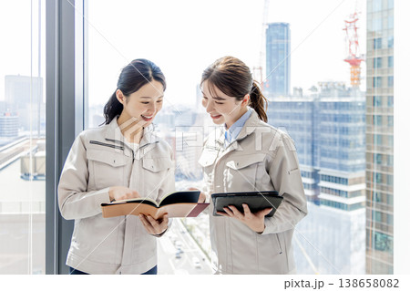 作業服の外国人労働者　研修　受け入れ　技術 138658082