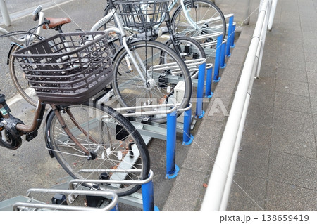 金属製サイクルラック、公共の駐輪設備 金属製サイクルラック、公共の駐輪設備 138659419