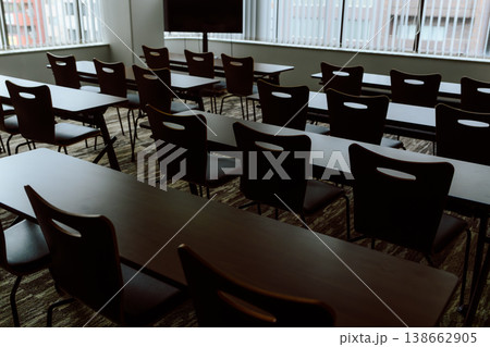 空の会議室とブラインド 空の会議室とブラインド 138662905