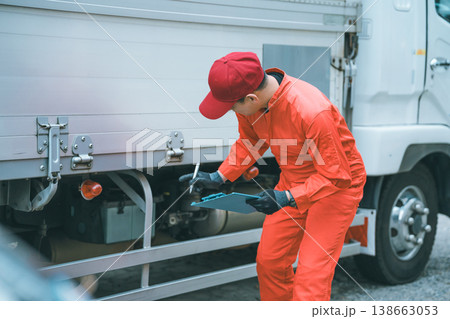 大型車両整備士 138663053
