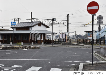 三重県亀山市 関西本線井田川駅と駅前風景 三重県亀山市 関西本線井田川駅と駅前風景 138665957