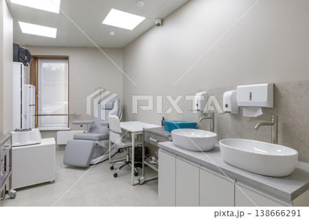 Modern Medical Treatment Room with Dual Hygiene Station Modern Medical Treatment Room with Dual Hygiene Station 138666291