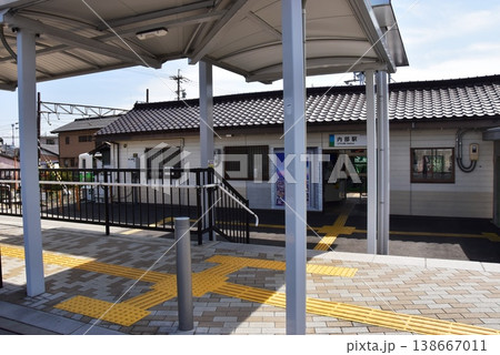三重県 四日市あすなろう鉄道の内部駅と駅前風景 三重県 四日市あすなろう鉄道の内部駅と駅前風景 138667011