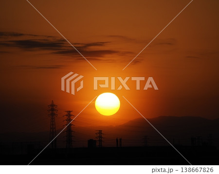 関東山地に沈みゆく太陽 関東山地に沈みゆく太陽 138667826