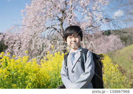 小学校に入学する男の子 小学校に入学する男の子 138667966