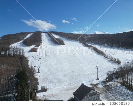 北海道斜里町ウナベツスキー場の上空から空撮 北海道斜里町ウナベツスキー場の上空から空撮 138668189