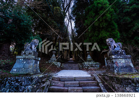 上色見熊野座神社の夜明け【熊本県阿蘇郡高森町】 上色見熊野座神社の夜明け【熊本県阿蘇郡高森町】 138668921