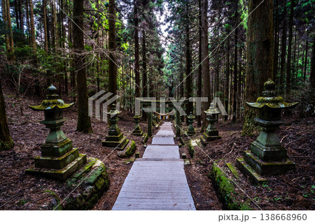 上色見熊野座神社の夜明け【熊本県阿蘇郡高森町】 上色見熊野座神社の夜明け【熊本県阿蘇郡高森町】 138668960