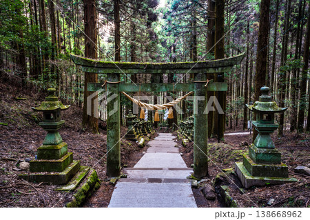 上色見熊野座神社の夜明け【熊本県阿蘇郡高森町】 上色見熊野座神社の夜明け【熊本県阿蘇郡高森町】 138668962