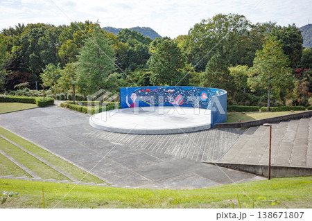 兵庫県西脇市の日本のヘソ公園の舞台 兵庫県西脇市の日本のヘソ公園の舞台 138671807