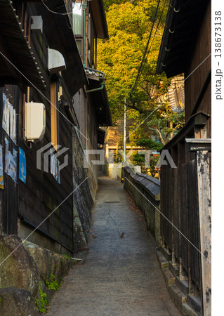 冬の瀬戸内　広島県尾道市　情緒ある坂の街 138673138