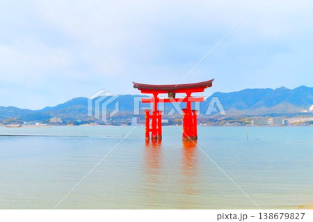 【広島県】日本三景安芸の宮島の大鳥居 138679827