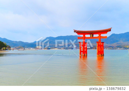 【広島県】日本三景安芸の宮島の大鳥居 【広島県】日本三景安芸の宮島の大鳥居 138679832
