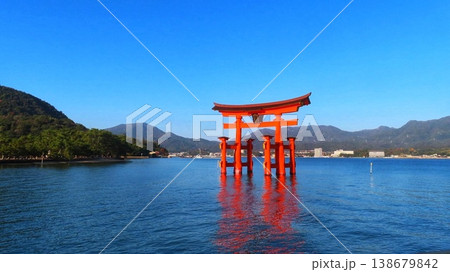 【広島県】日本三景安芸の宮島の大鳥居 【広島県】日本三景安芸の宮島の大鳥居 138679842
