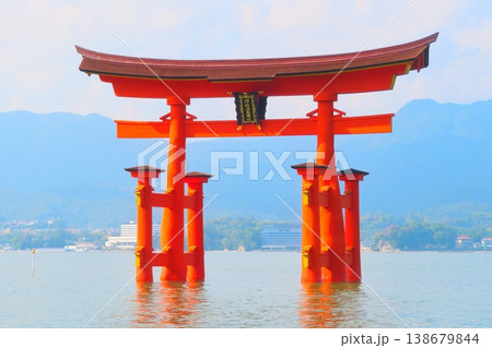 【広島県】日本三景安芸の宮島の大鳥居 【広島県】日本三景安芸の宮島の大鳥居 138679844