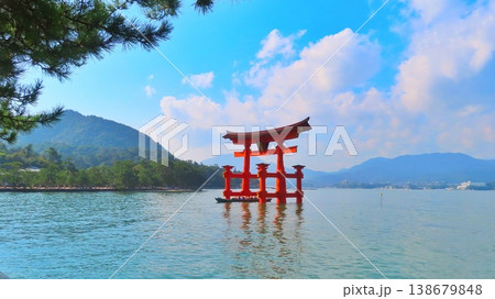 【広島県】日本三景安芸の宮島の大鳥居 138679848