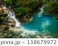 新緑のスッカン沢 138679972