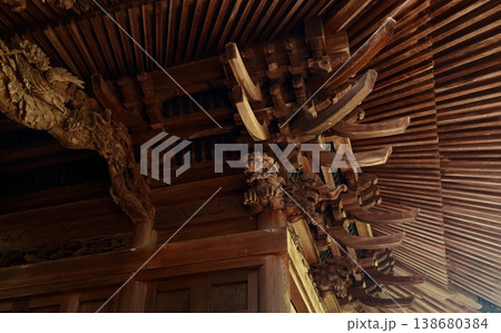 神社建築・伝統的木組みと彫刻 神社建築・伝統的木組みと彫刻 138680384