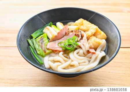 鴨と焼き葱と揚げのおうどん 138681038