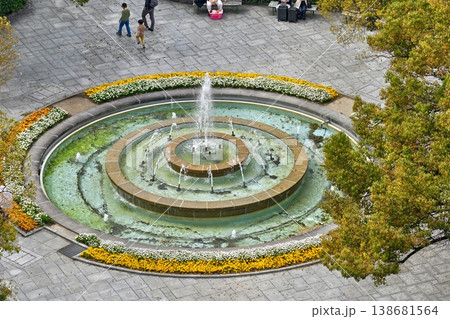 広島平和記念公園の噴水 138681564