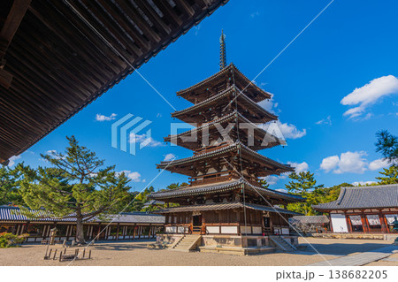 ユネスコ世界遺産　奈良県斑鳩の里　国宝法隆寺　聖徳太子 138682205