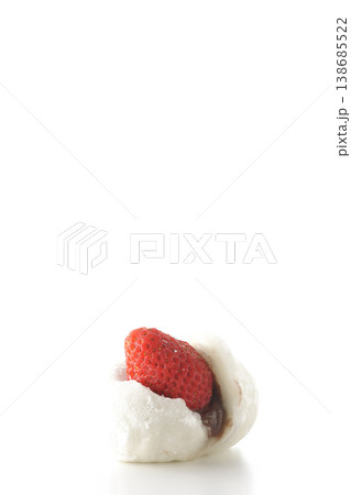 苺大福を白背景で単品撮影 138685522
