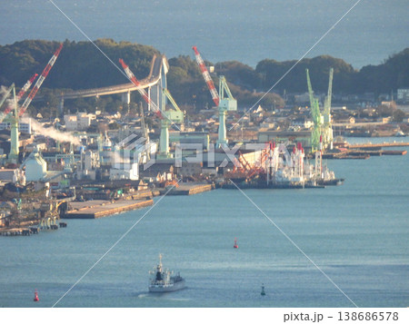 高知市北山から眺めた高知市街から浦戸湾や土佐湾の風景 高知市北山から眺めた高知市街から浦戸湾や土佐湾の風景 138686578