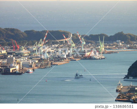 高知市北山から眺めた高知市街から浦戸湾や土佐湾の風景 138686581