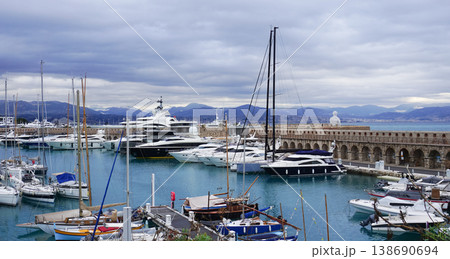 View of the famous Fort Carre and yachts at the Port Vauban in Antibes, France. 138690694