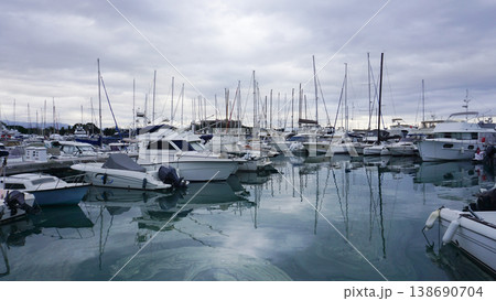 View of the famous Fort Carre and yachts at the Port Vauban in Antibes, France. 138690704