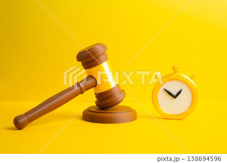 Temporary court order. Deadline for compliance. Legal enforcement requires immediate action and adherence. Judicial decisions create urgency, risk control and structured response in business disputes. 138694596