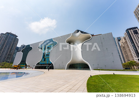 台湾の台中の台中国家歌劇院(オペラハウス) 台湾の台中の台中国家歌劇院(オペラハウス) 138694913