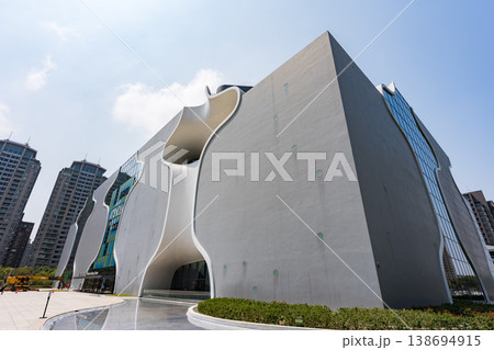 台湾の台中の台中国家歌劇院（オペラハウス） 138694915