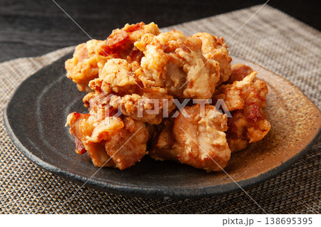 鶏肉の唐揚げ 138695395