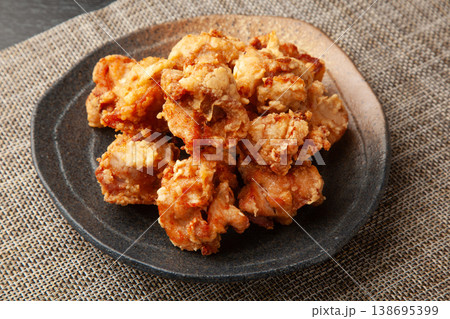 鶏肉の唐揚げ 138695399