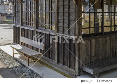 春のフラワー長井線「羽前成田駅」 山形県長井市 春のフラワー長井線「羽前成田駅」 山形県長井市 138696241