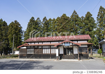 春のフラワー長井線「羽前成田駅」 山形県長井市 春のフラワー長井線「羽前成田駅」 山形県長井市 138696246