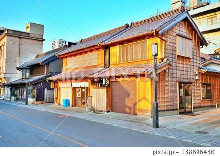 小江戸川越一番街商店街 蔵造りの町並み 138696430