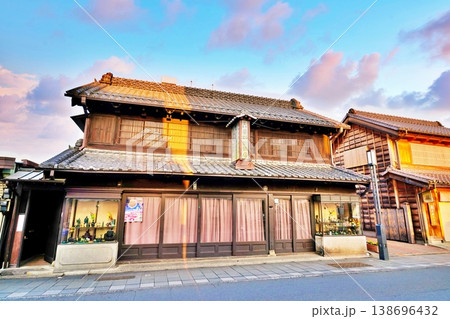 小江戸川越一番街商店街 蔵造りの町並み 小江戸川越一番街商店街 蔵造りの町並み 138696432