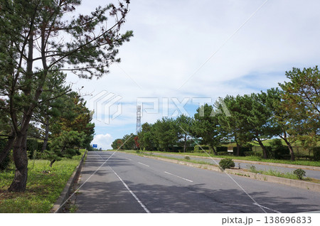 県道247号を走る　ひたち海浜公園の南側　茨城県ひたちなか市阿字ケ浦町 138696833