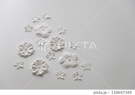 白い花びらの背景 白い花びらの背景 138697389