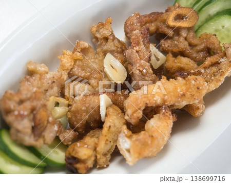 鳥皮ポン酢、妻の手作り家庭料理、家庭で楽しむ夕ご飯、幸せ家族 138699716