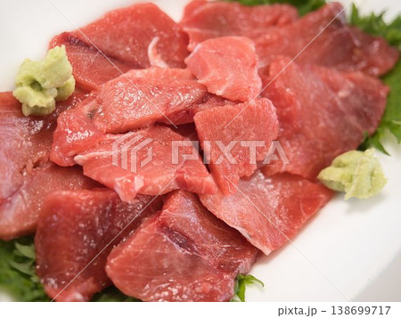 まぐろ漬け、妻の手作り家庭料理、家庭で楽しむ夕ご飯、幸せ家族 138699717