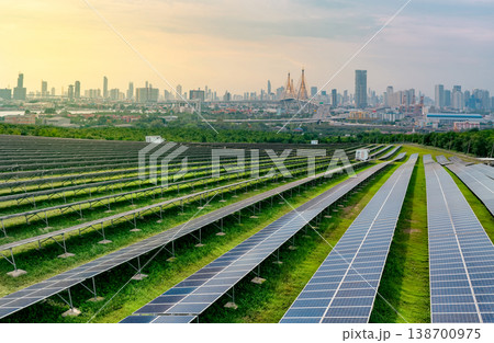 Sustainable city with green energy and net zero emissions. Solar power. Renewable resources. Eco-friendly urban planning and environmental conservation. Carbon neutrality. Eco-conscious infrastructure 138700975