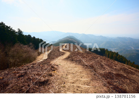 山焼き後の岩湧山 山焼き後の岩湧山 138701156