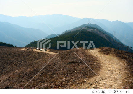 山焼き後の岩湧山 山焼き後の岩湧山 138701159