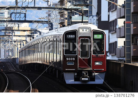 【阪急】9000系 準急(宝塚線:岡町駅) 【阪急】9000系 準急(宝塚線:岡町駅) 138701276