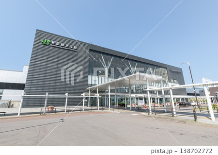 北海道北斗市 晴天の新函館北斗駅 南口 北海道北斗市 晴天の新函館北斗駅 南口 138702772
