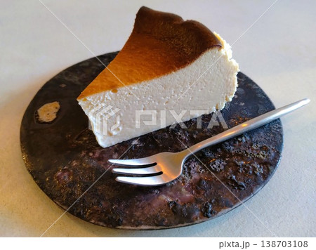 バスクチーズケーキとコーヒー カフェタイム バスクチーズケーキとコーヒー カフェタイム 138703108